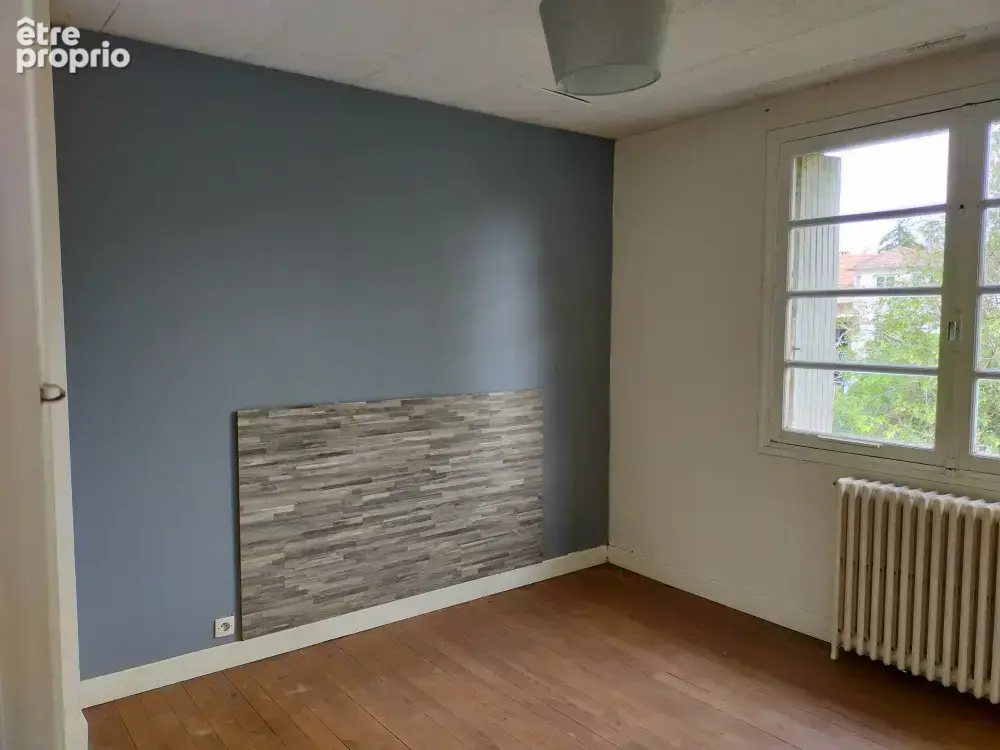 Maison sur un étage à rénover entièrement sur un terrain clôturé de 400 m2  proche de tout commerce - photo 9