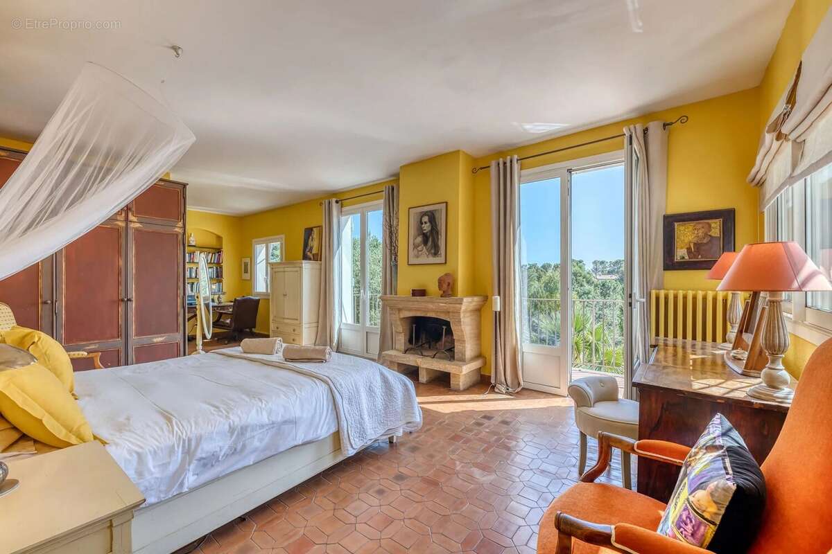 Maison à THEOULE-SUR-MER