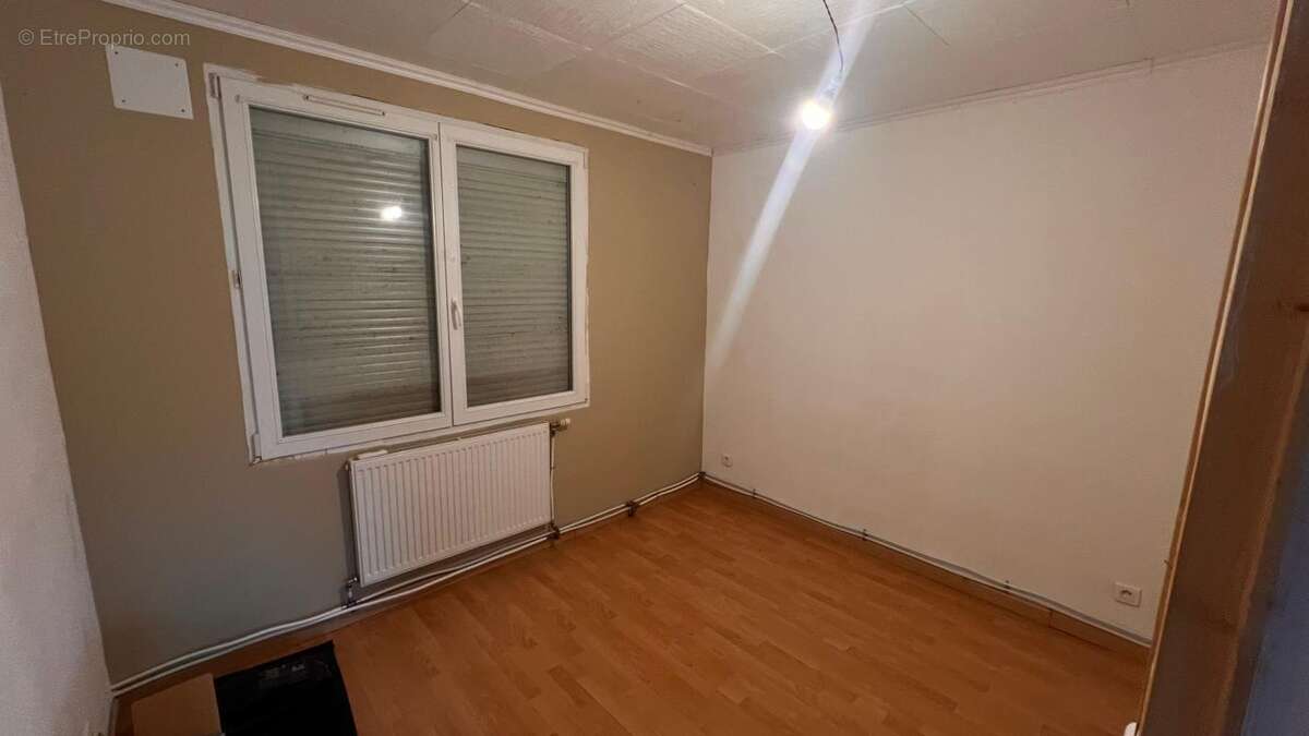 Maison à MONTREUIL-AUX-LIONS