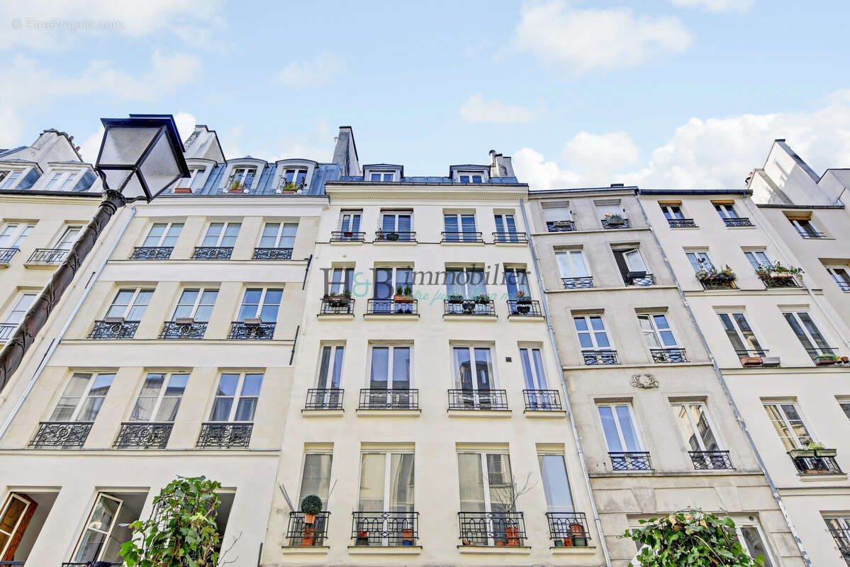 Appartement à PARIS-2E