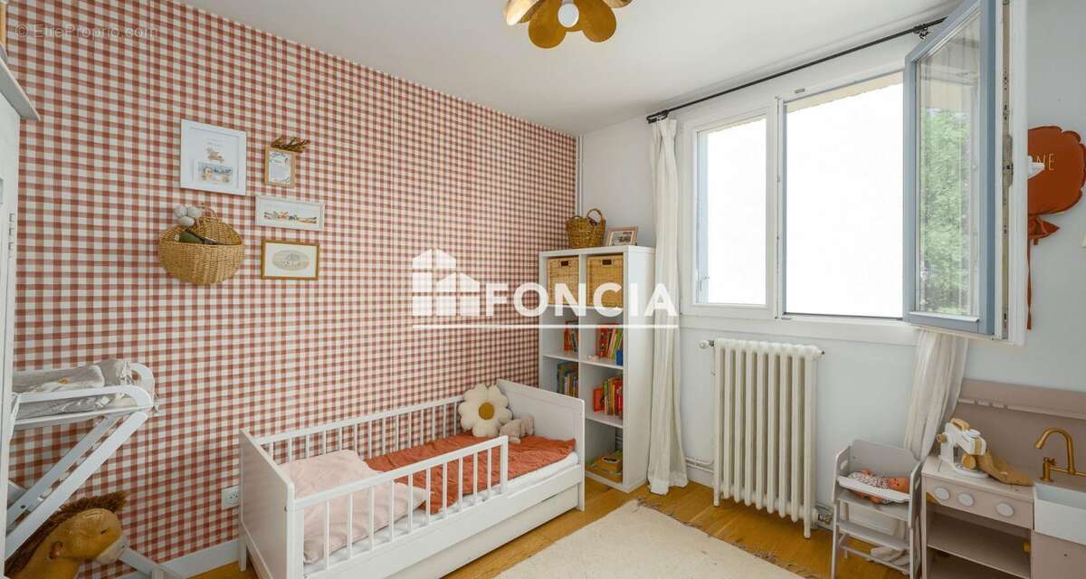 VERSAILLES - Porchefontaine – Maison de 107,12 m² entièrement refaite à neuf - photo 9