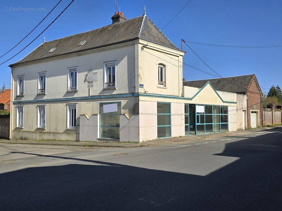 Façade - Appartement à FEUQUIERES