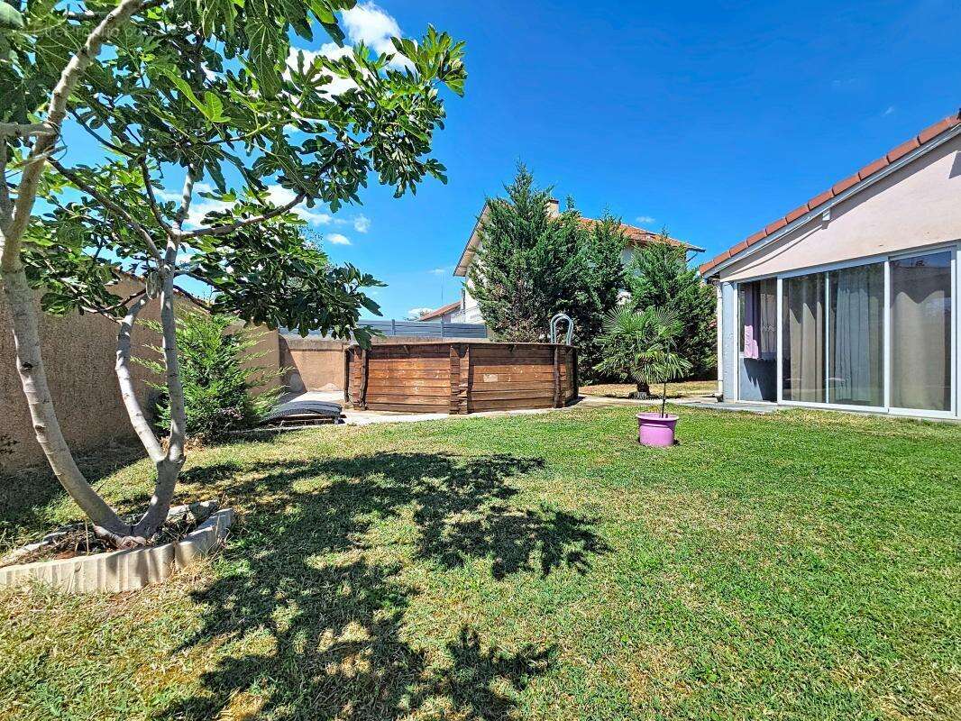 Maison - Plain Pied - 4 Chambres - Garage - Buanderie - Jardin - Piscine - photo 6