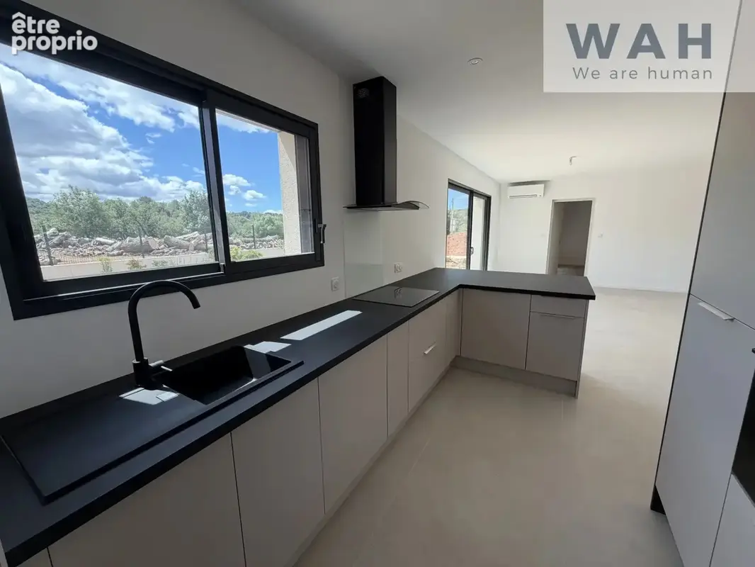 Vente villa de type 5 en r+1 avec garage et piscine sur une - photo 2