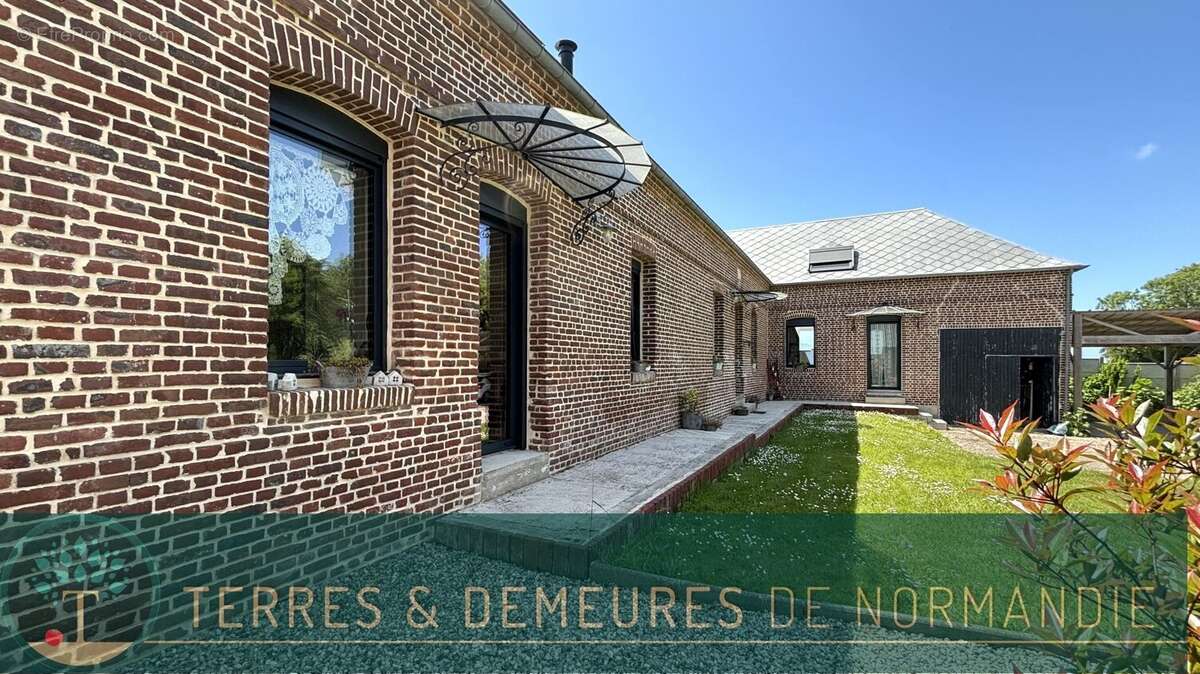 Maison à LE MESNIL-REAUME