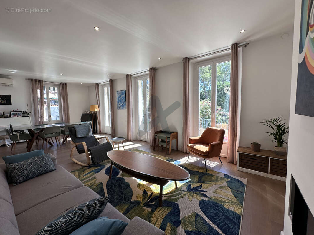 Appartement à LE CANNET