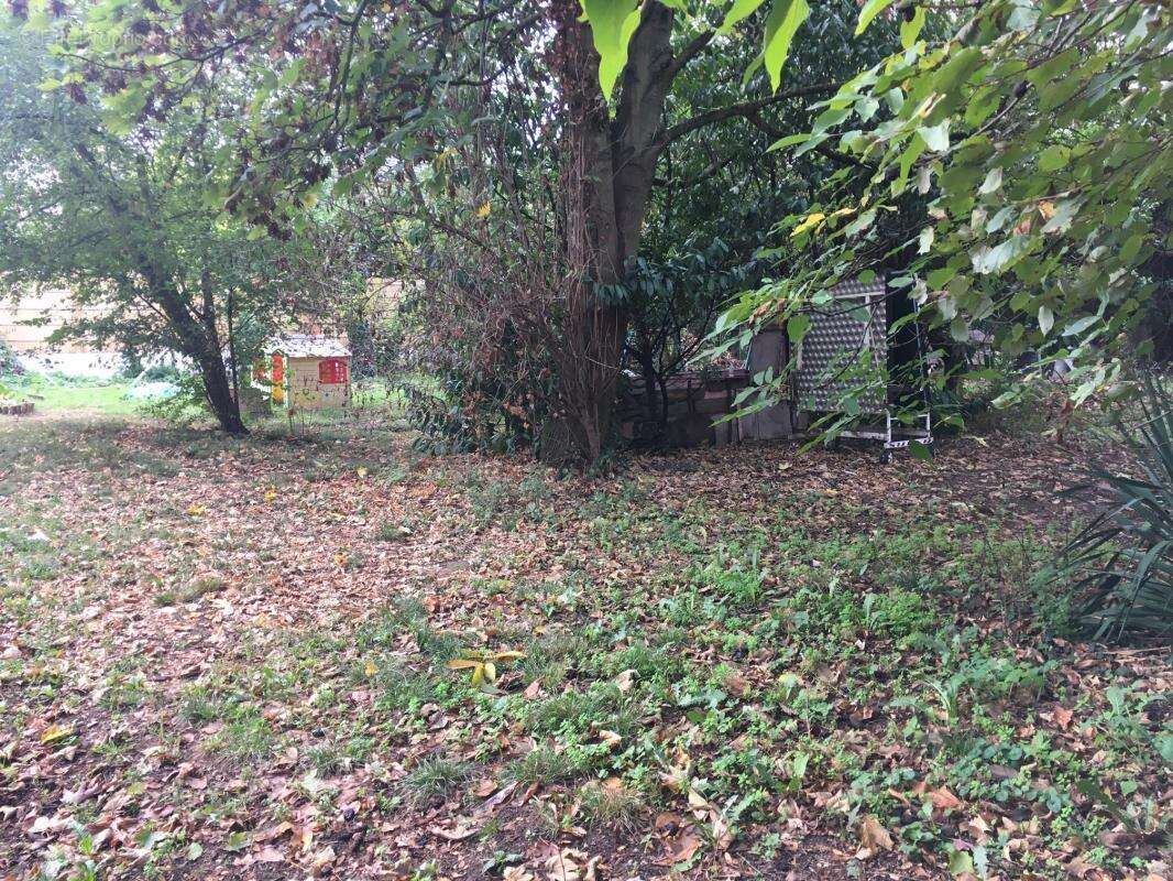 Terrain à MARLY-LE-ROI