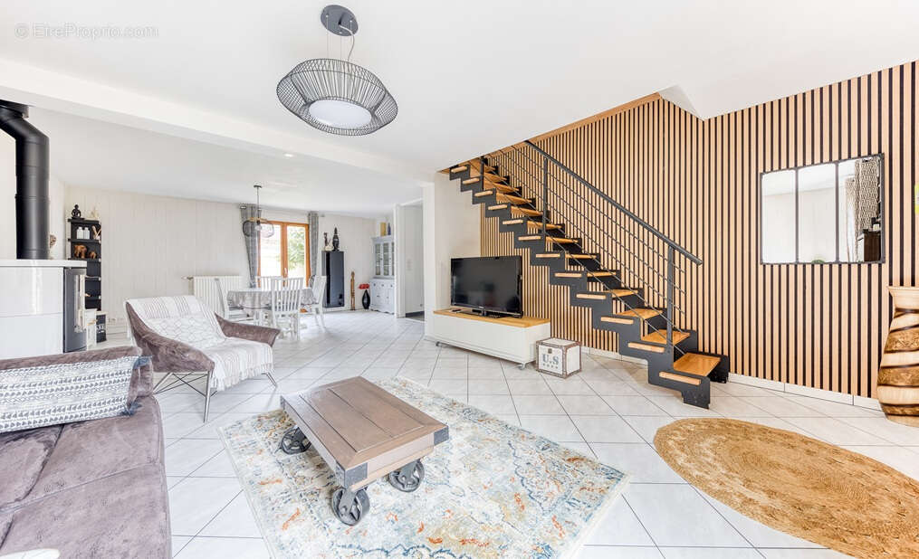 Maison à OZOIR-LA-FERRIERE