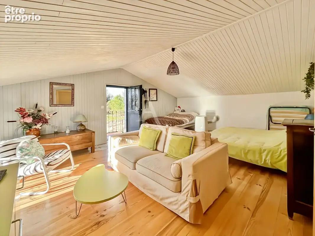 A VENDRE - Superbe maison en pierre avec dépendance et piscine - photo 13