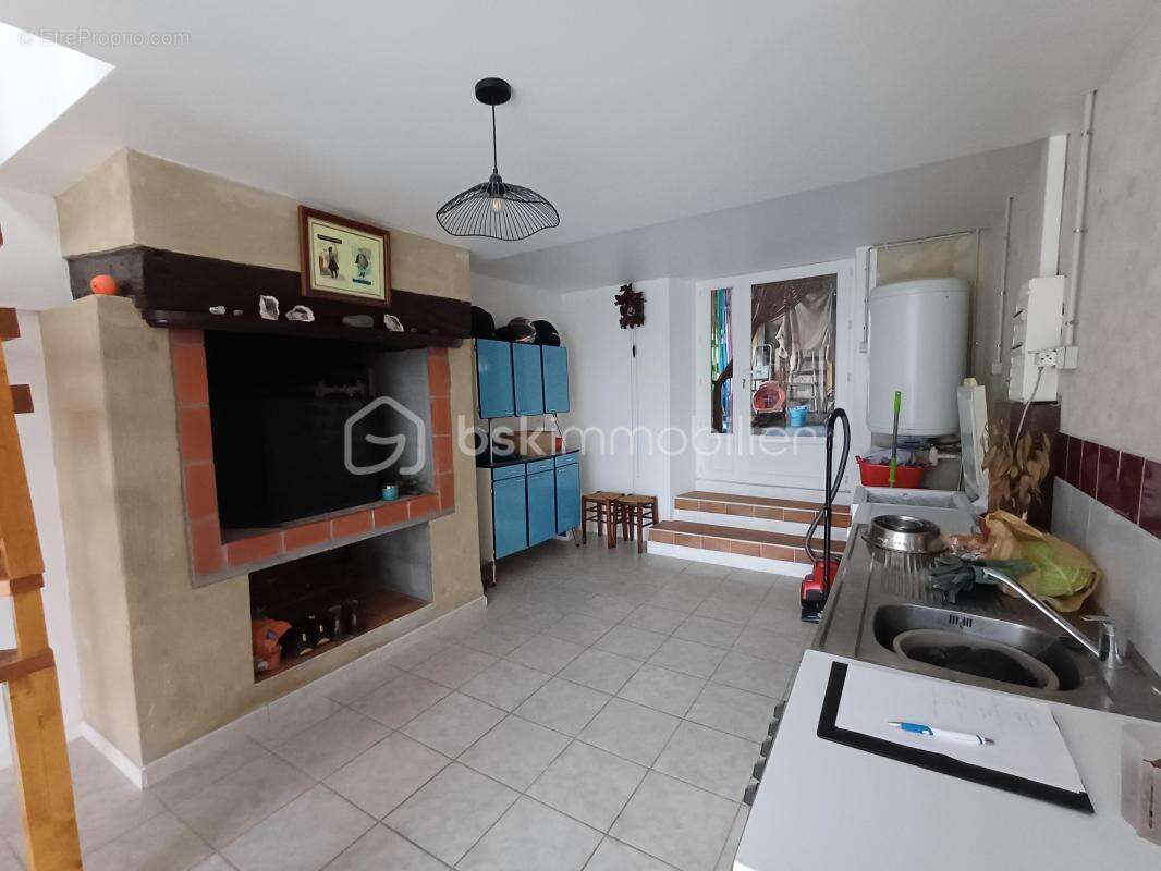Coup de cœur - calme, espace et potentiel : 4 chambres possibles, terrasse plein sud, proximité commerces et ecoles - photo 4