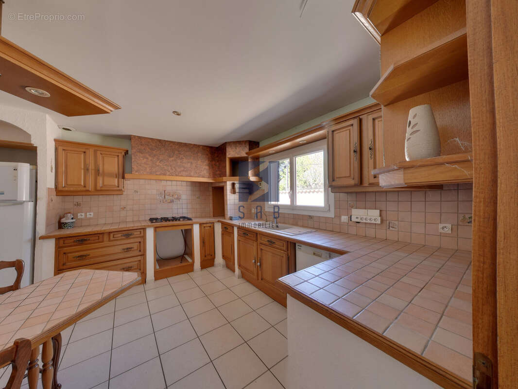Maison à MONTELIMAR