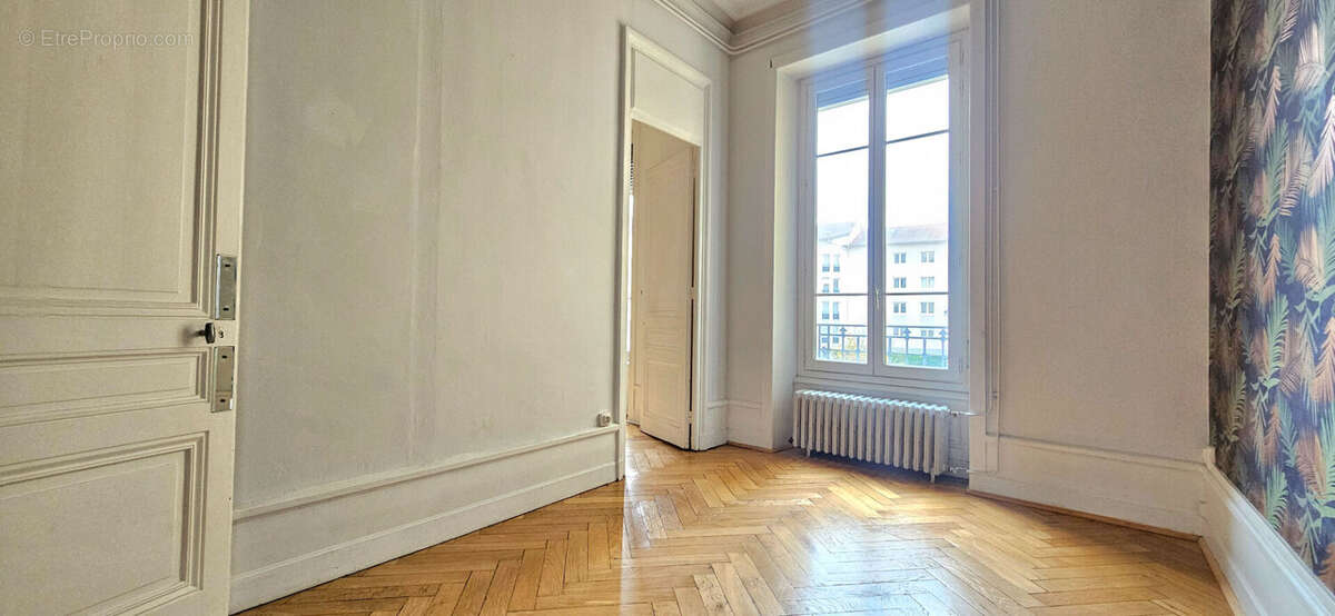 Appartement à LYON-8E