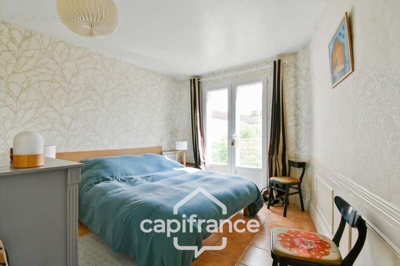 Maison charentaise rénovée à vendre 6 pièces COURCELLES (17), proche commerces, d'une superficie de 149m² avec atelier et jardin - photo 21