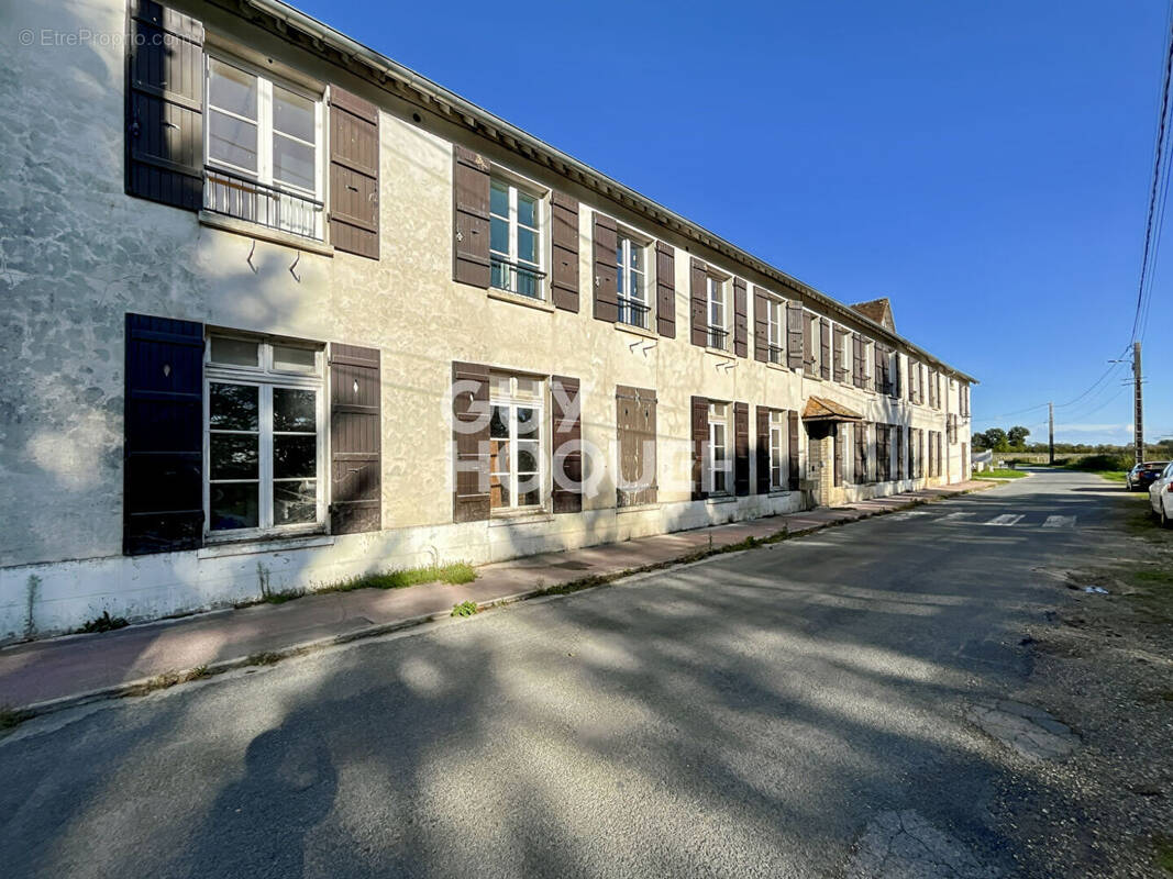 Maison à FONTENAY-TRESIGNY