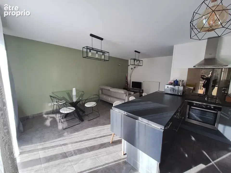 Appartement à CHATEAUNEUF-SUR-ISERE