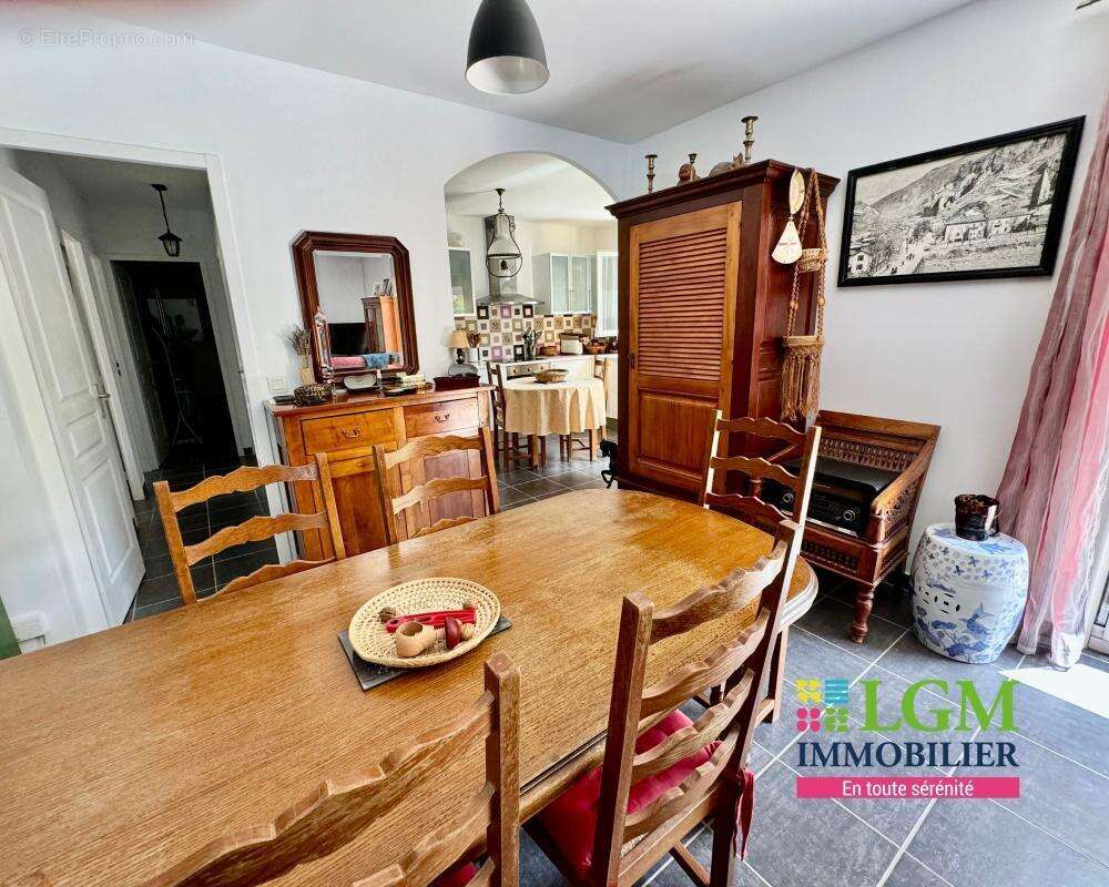 Maison à PLAN-DE-LA-TOUR