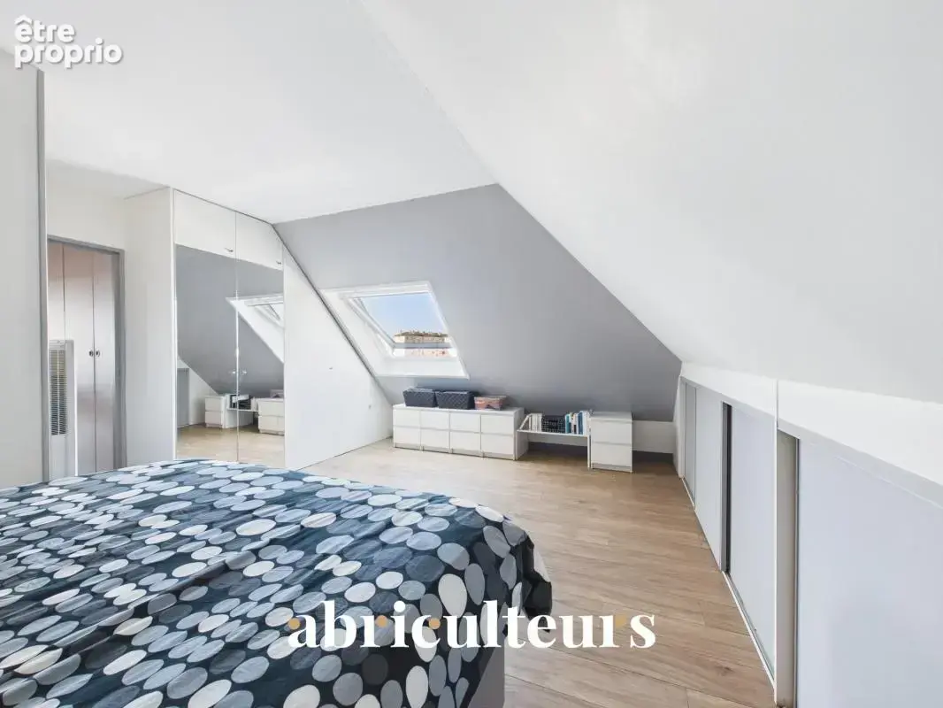 Appartement familial - Dernier étage -- 6 pièces en vente à Charenton-le-Pont (94220) - photo 7