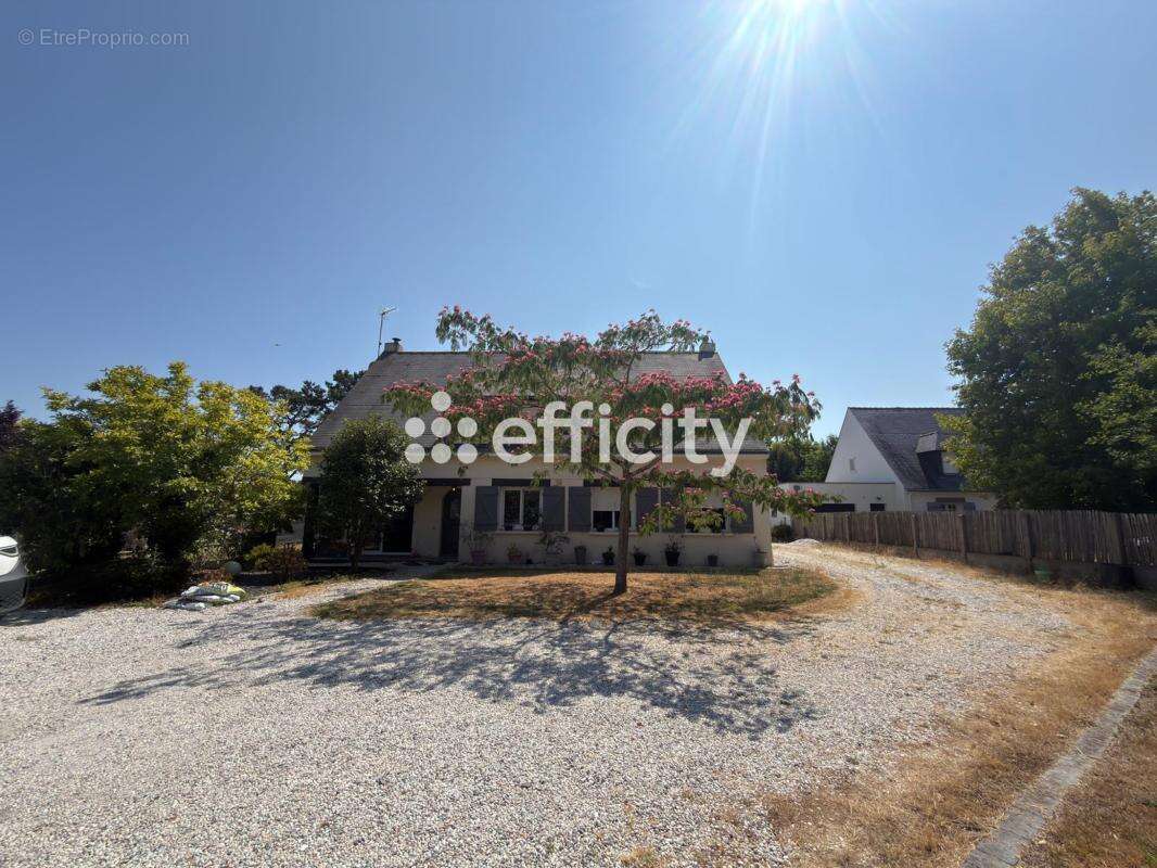 Maison 208 m² à Saint-Molf  - photo 2