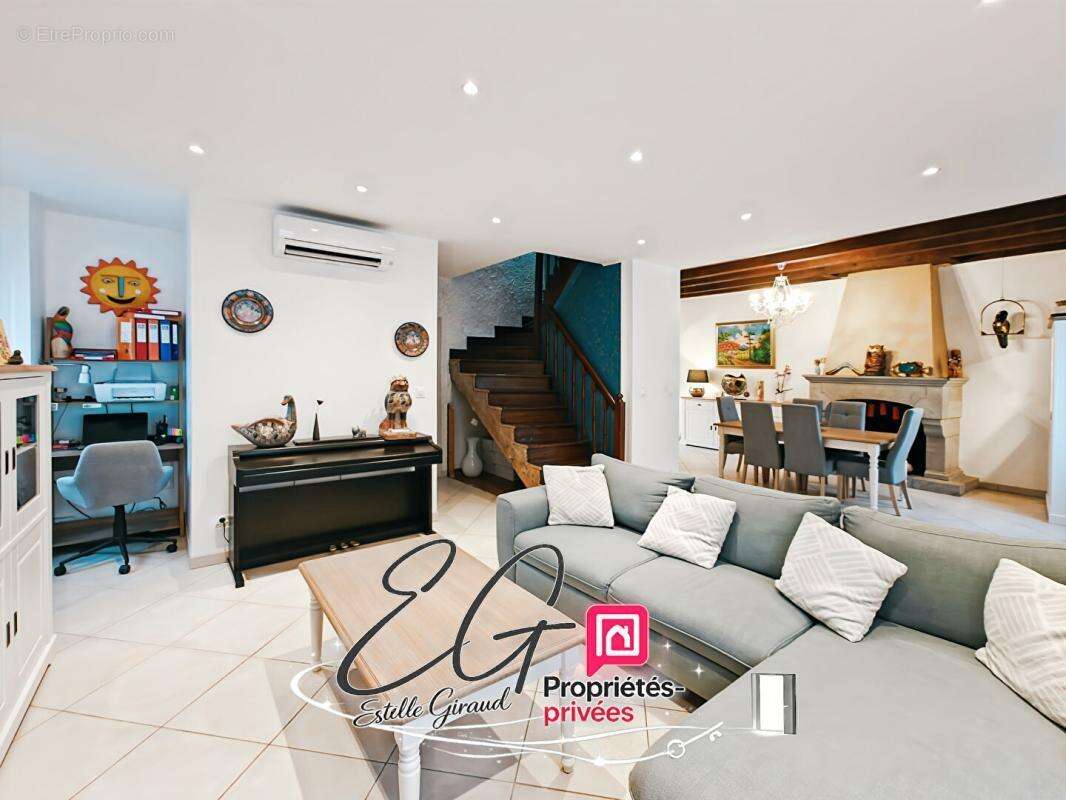 Maison bourgeoise rénovée, Coeur du village de Villegly - photo 5