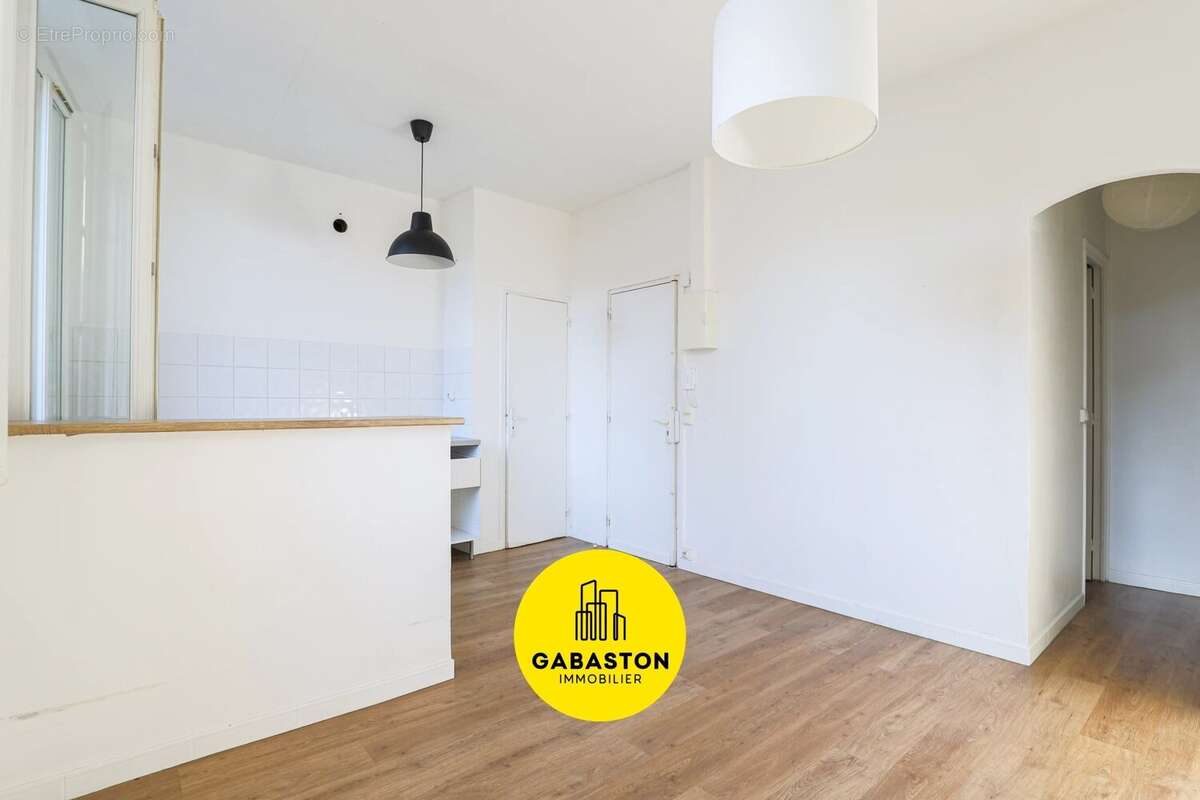 Appartement à MARSEILLE-7E