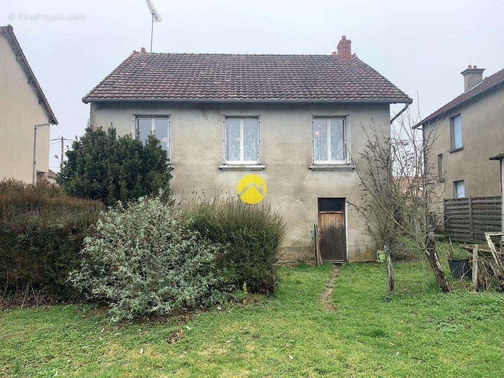 Maison à BOUSSAC