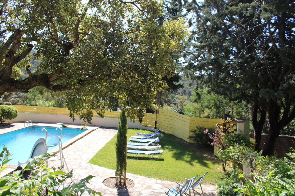 Maison à BORMES-LES-MIMOSAS
