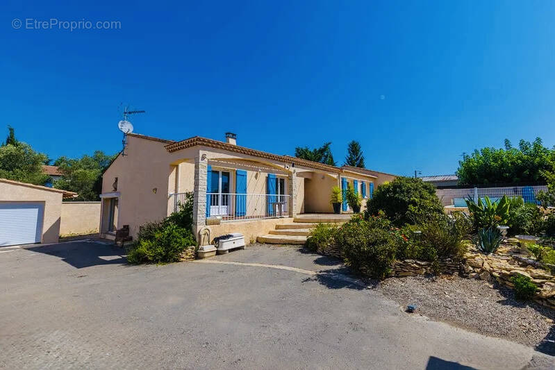 Maison à UCHAUD