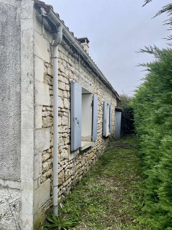 Maison à SAINT-PORCHAIRE