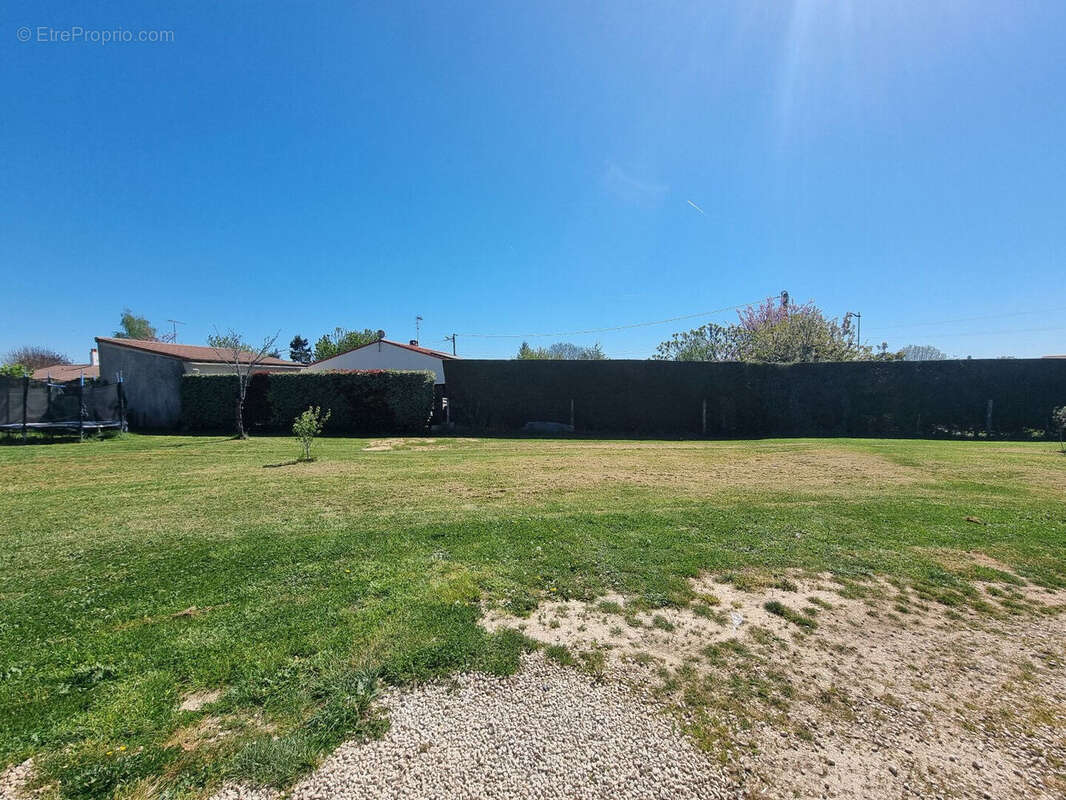 Photo 2 - Terrain à BENET
