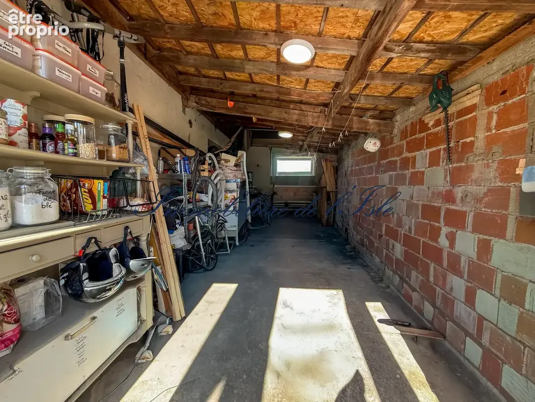 Maison de ville familiale rénovée avec jardin, garage et stationnement sécurisé - photo 14