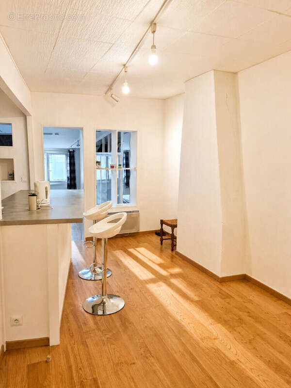 Charmant T2 à vendre en centre ville de Clermont - photo 2