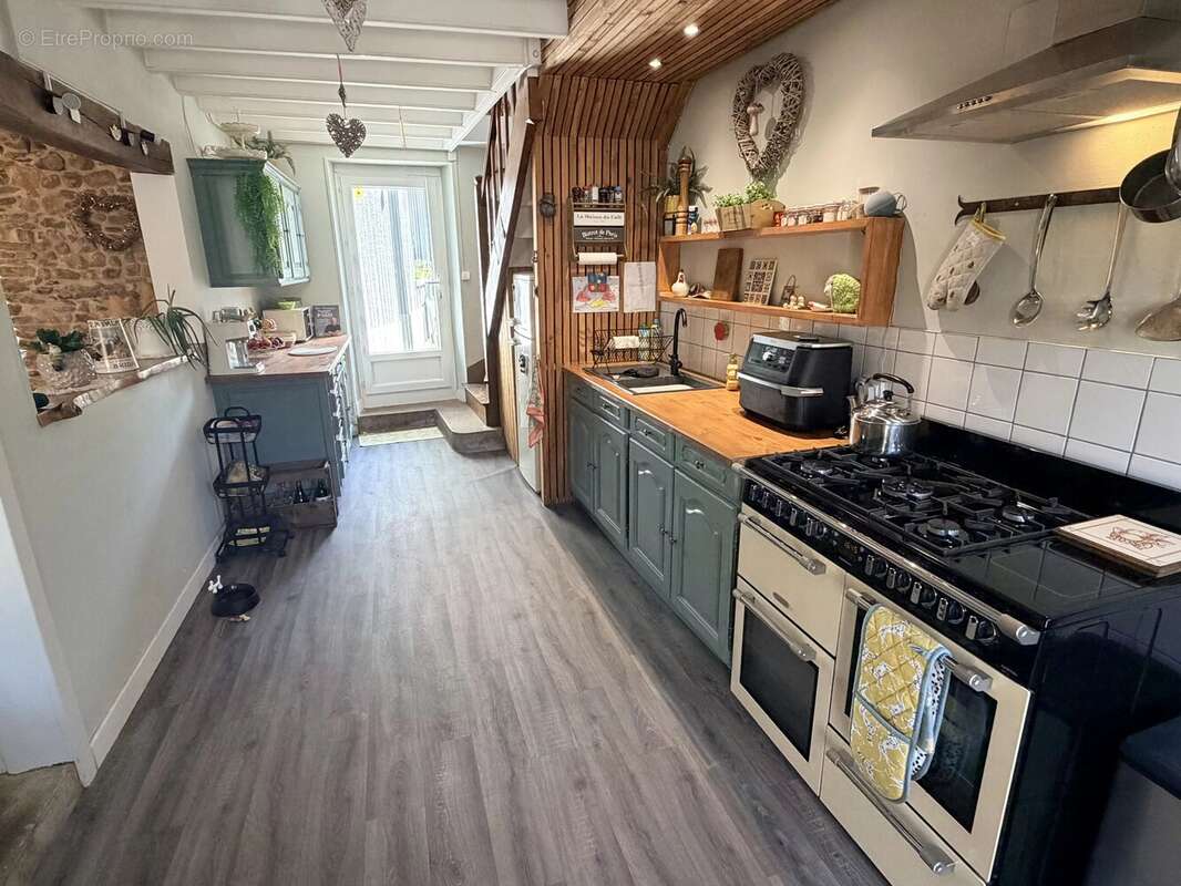 Quatre chambres, grande maison familiale, très bien rénovée - photo 4