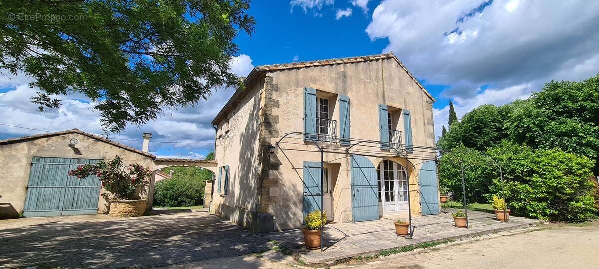 Maison à COLLIAS
