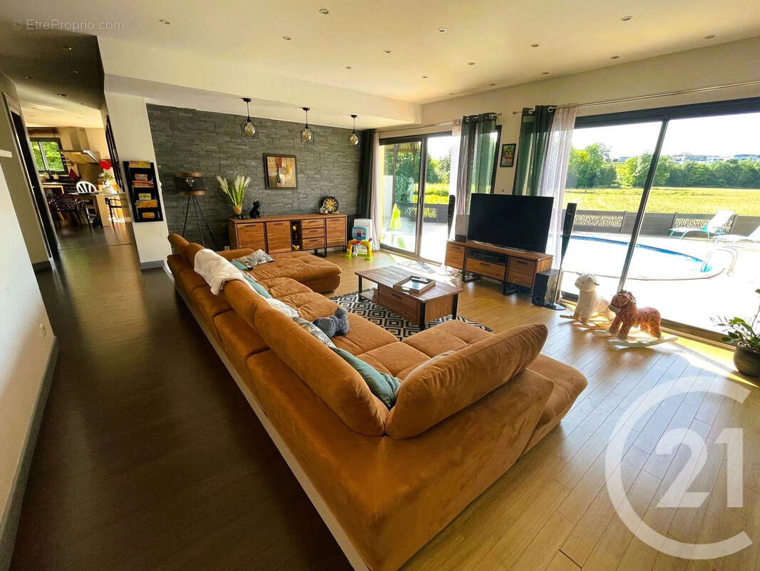 Maison à CHAMPNIERS