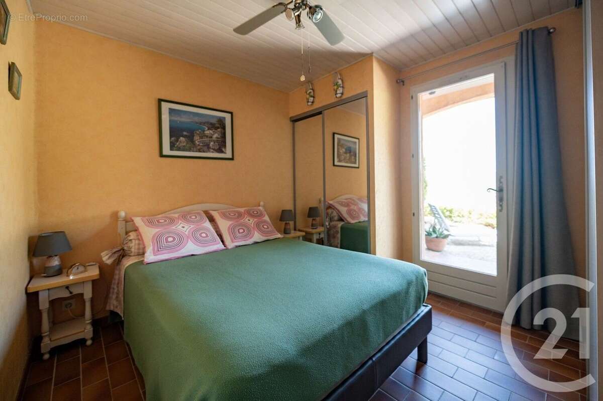 Appartement 49 m² à Le Lavandou  - photo 8