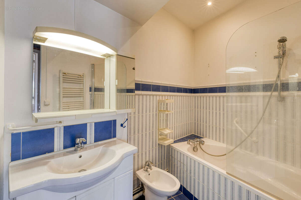 Appartement à PARIS-7E