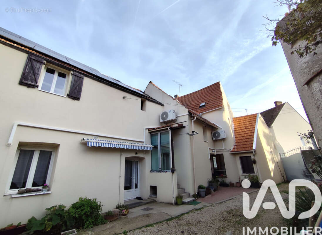 Maison 219 m² à Ouarville  - photo 9