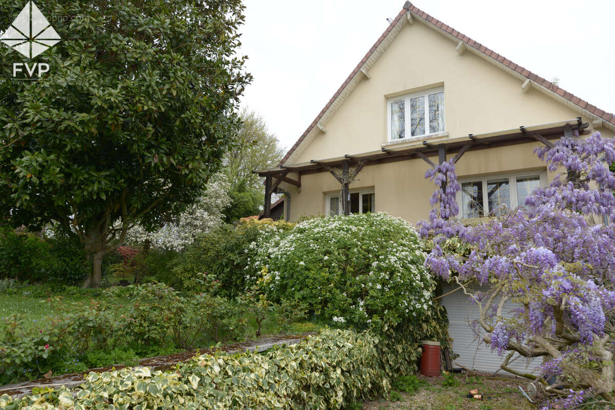 Maison à GRUCHET-LE-VALASSE