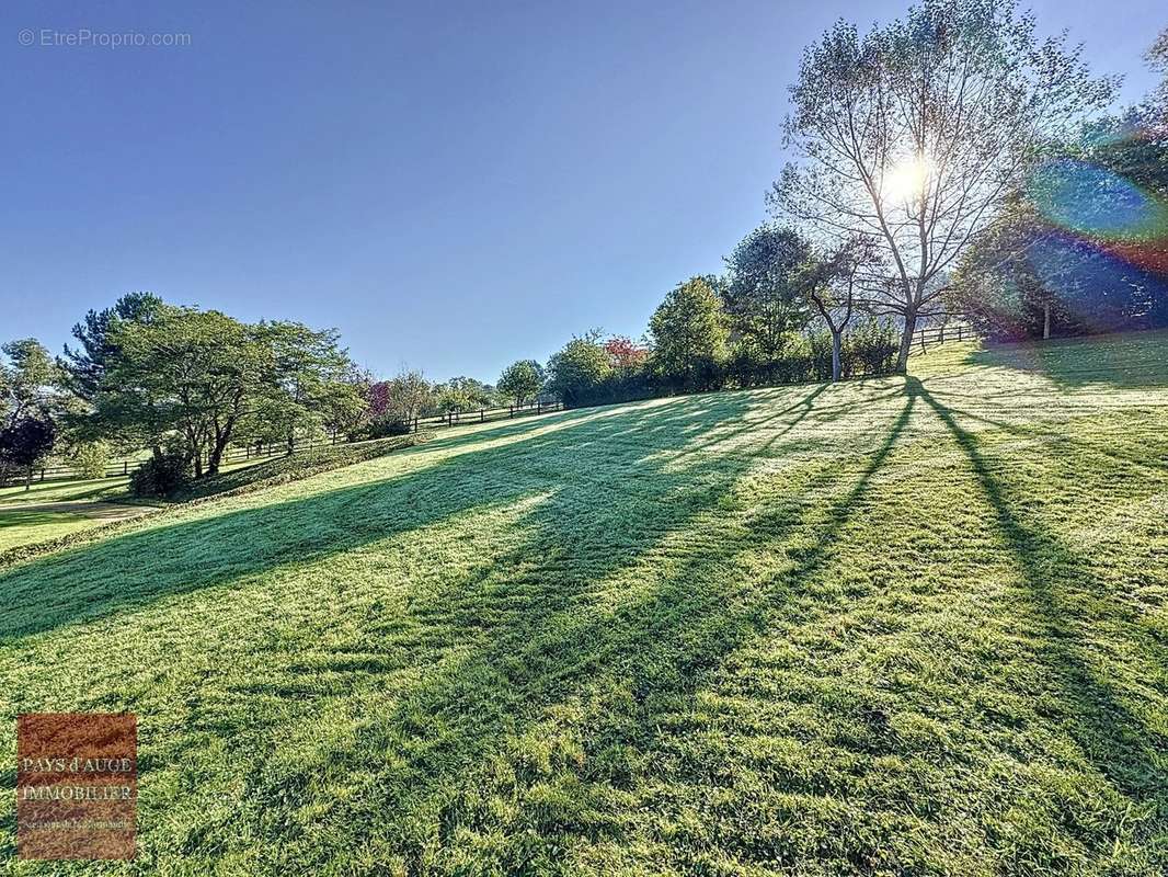 Maison à SAINT-PIERRE-SUR-DIVES