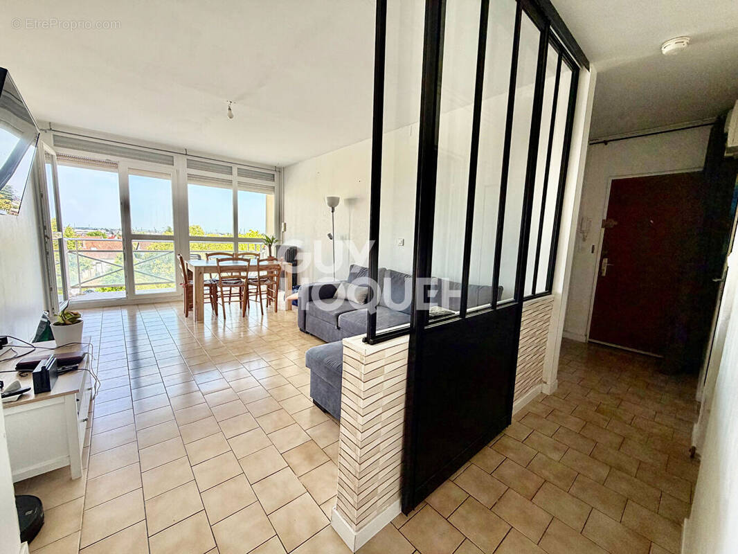 Appartement à CHENOVE