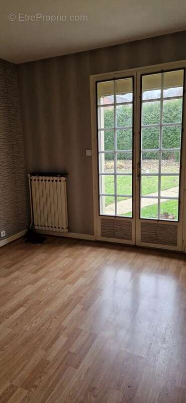 Maison à MERLIEUX-ET-FOUQUEROLLES