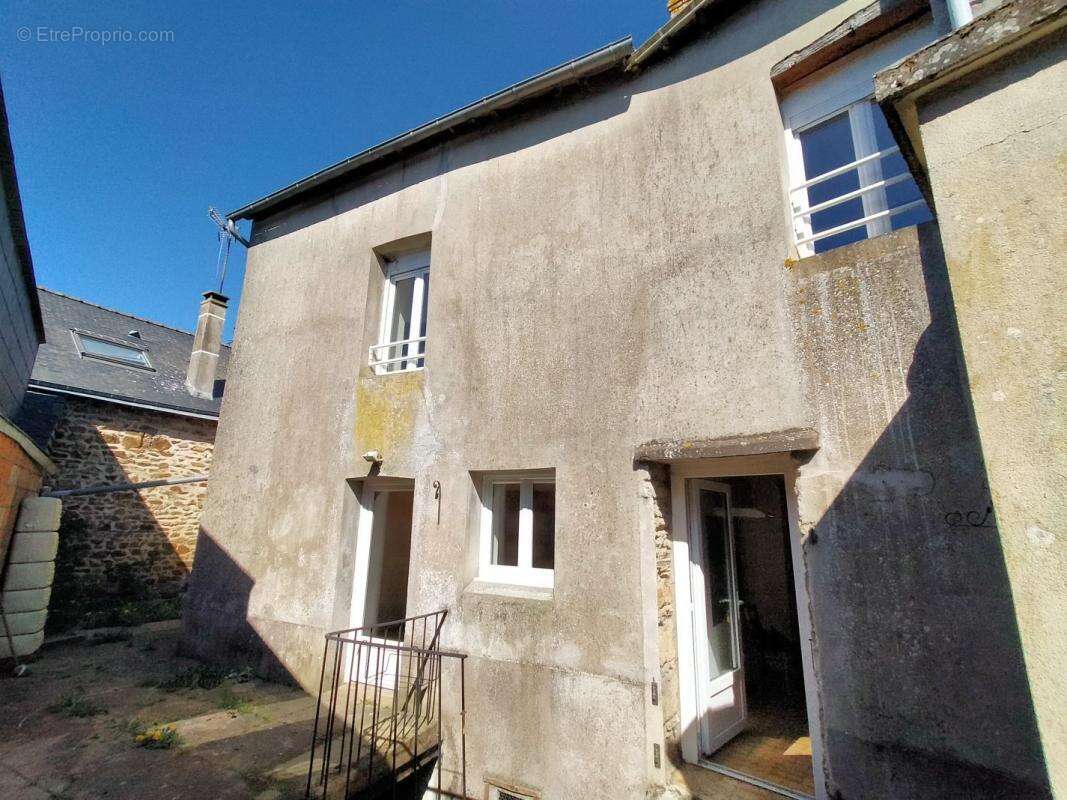 Maison 106 m² à Courcite  - photo 2