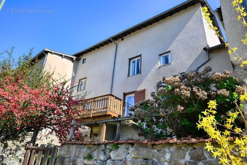 Maison à MONTROMANT