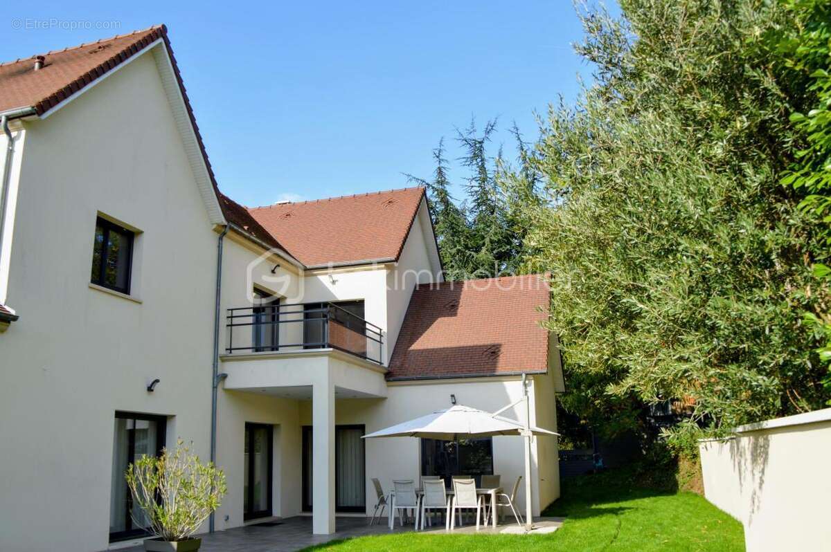 Maison à SAINTRY-SUR-SEINE