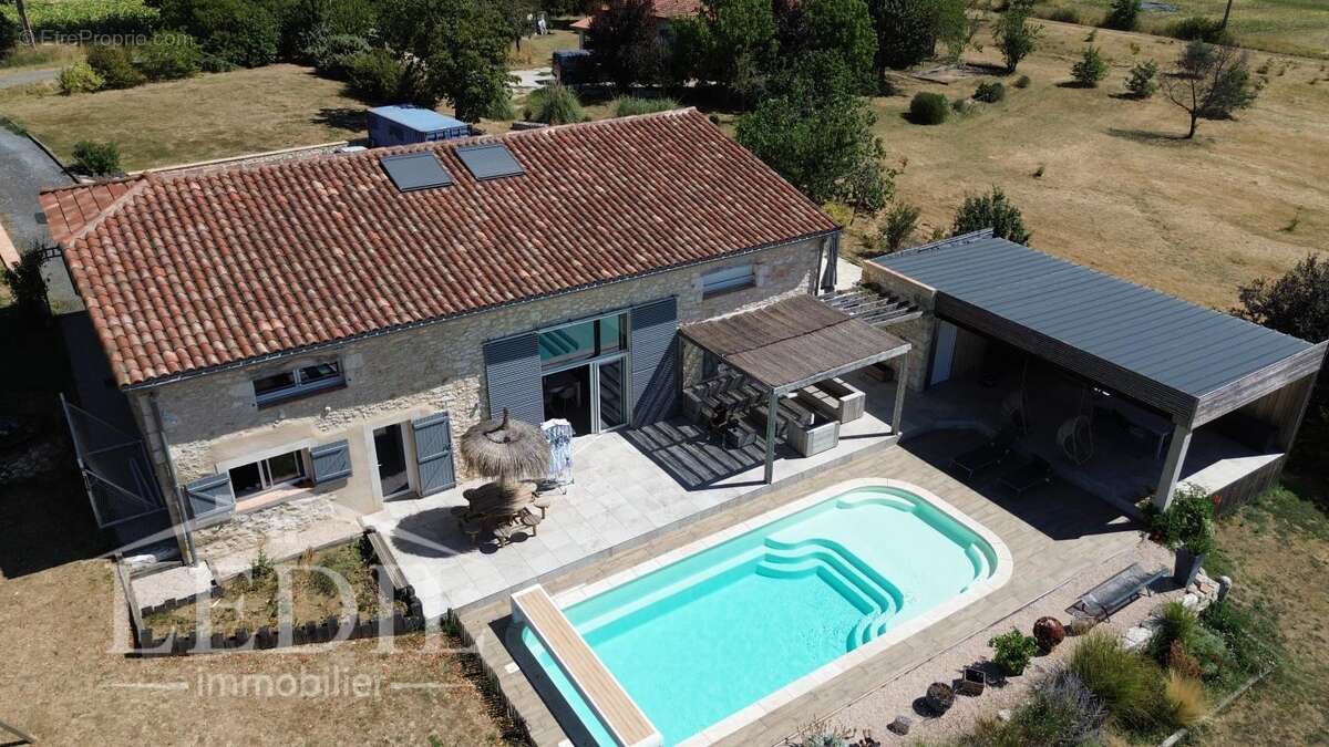 Corps de ferme rénové avec vue imprenable sur les Pyrénées - photo 2