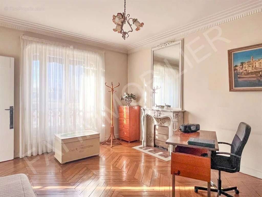 Appartement à PARIS-12E
