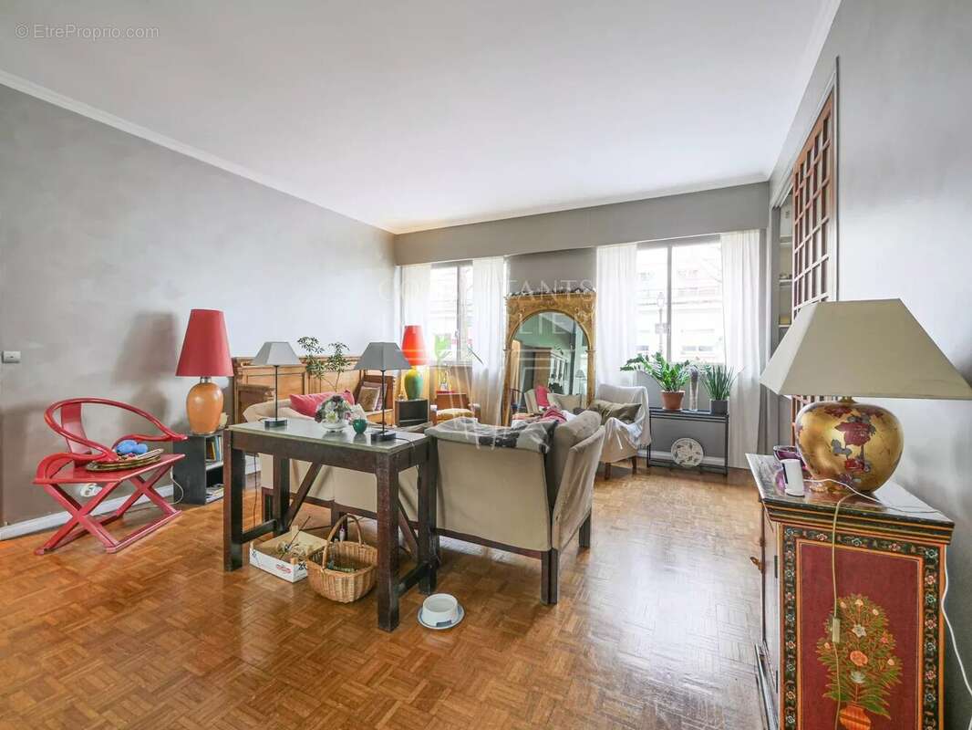 Appartement à NEUILLY-SUR-SEINE