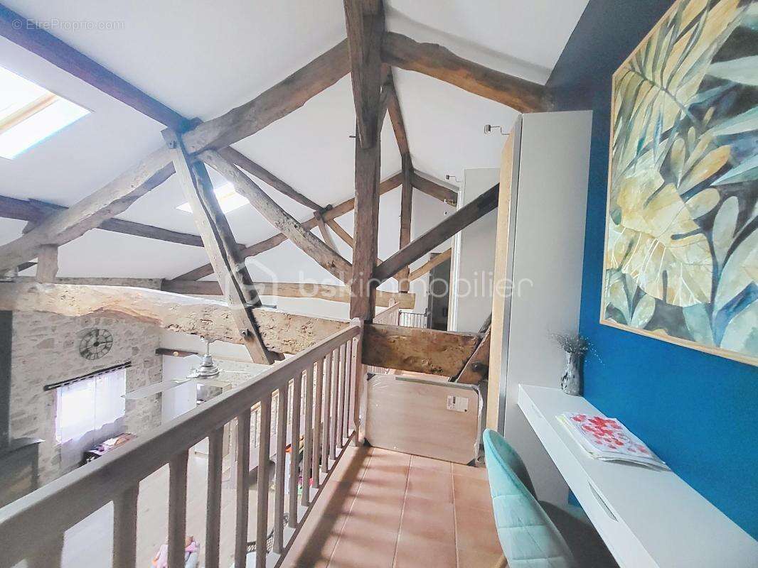 Maison en pierre- 4 chambres-jardin-piscine-garage - photo 7