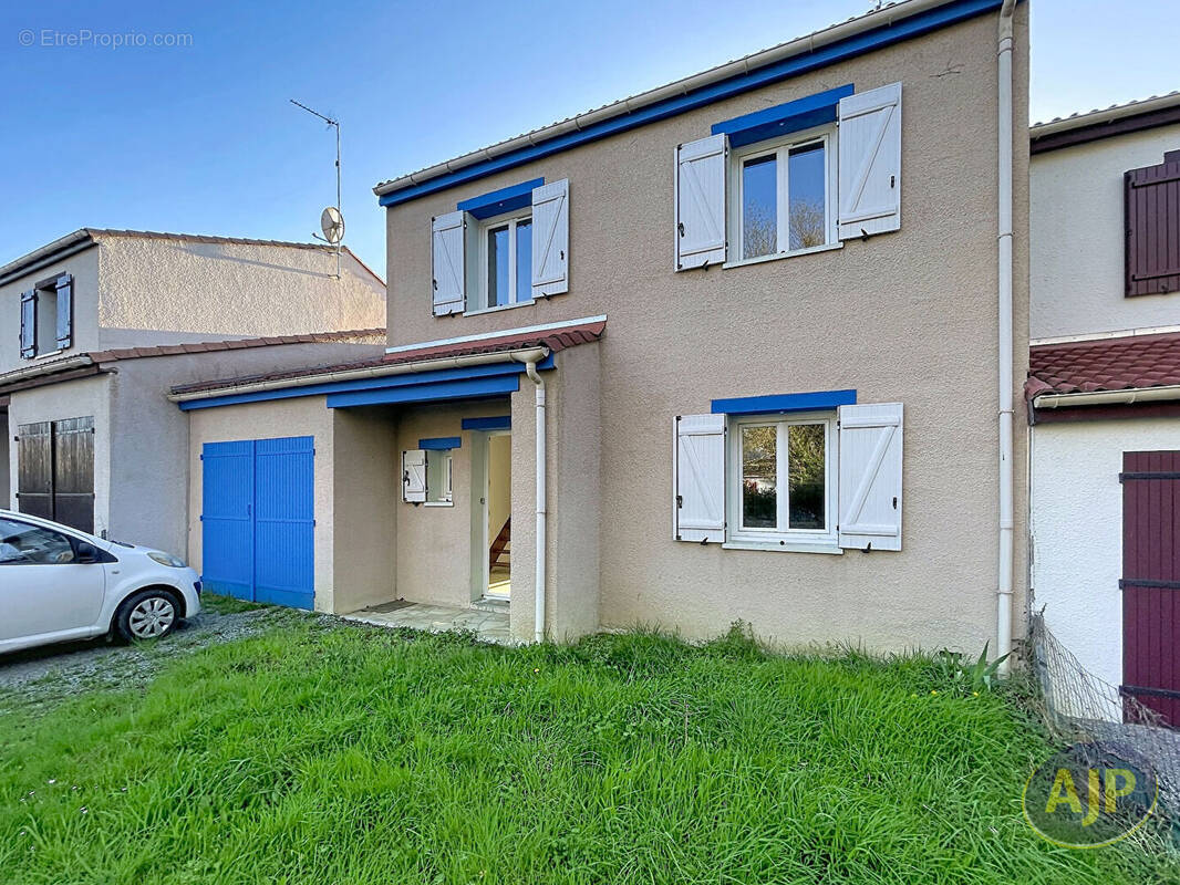 Maison à BOUGUENAIS