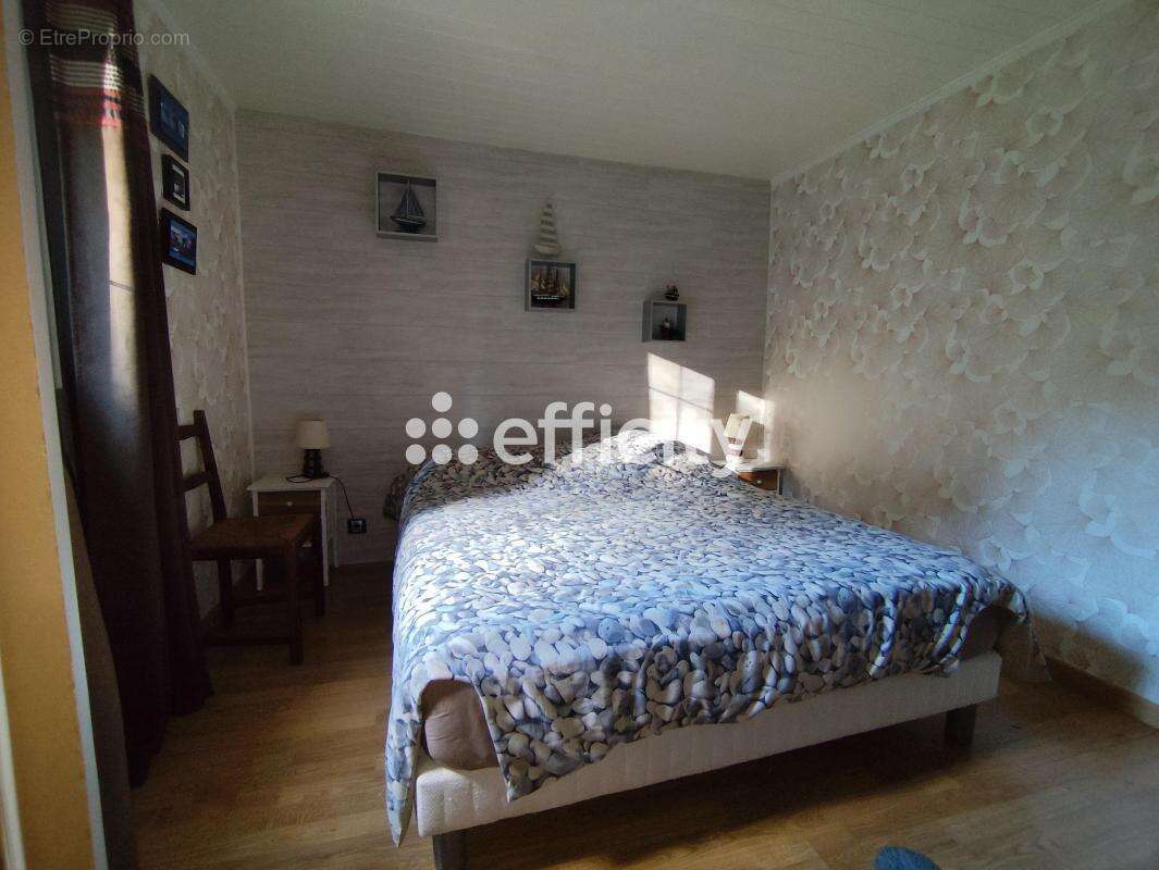 Maison à SAINTE-GAUBURGE-SAINTE-COLOMBE